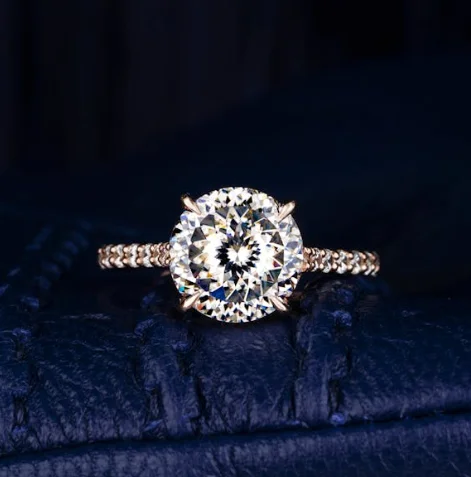 AI虚拟摄影棚：珠宝行业的革命性拍摄解决方案